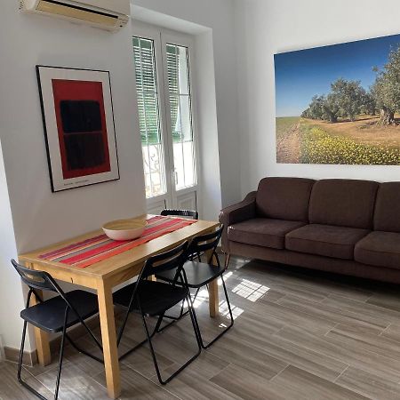 Apartamento Imperial Sevilla City Center Екстериор снимка
