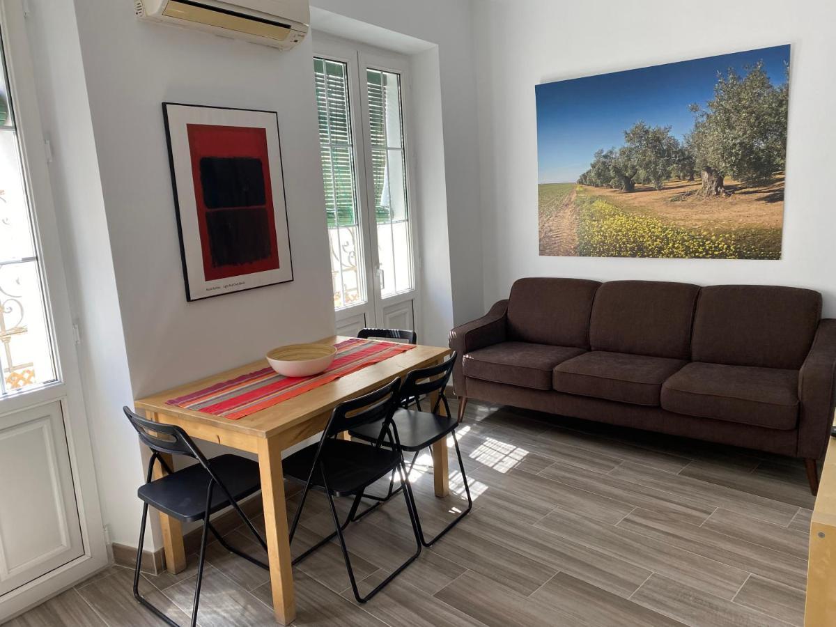 Apartamento Imperial Sevilla City Center Екстериор снимка