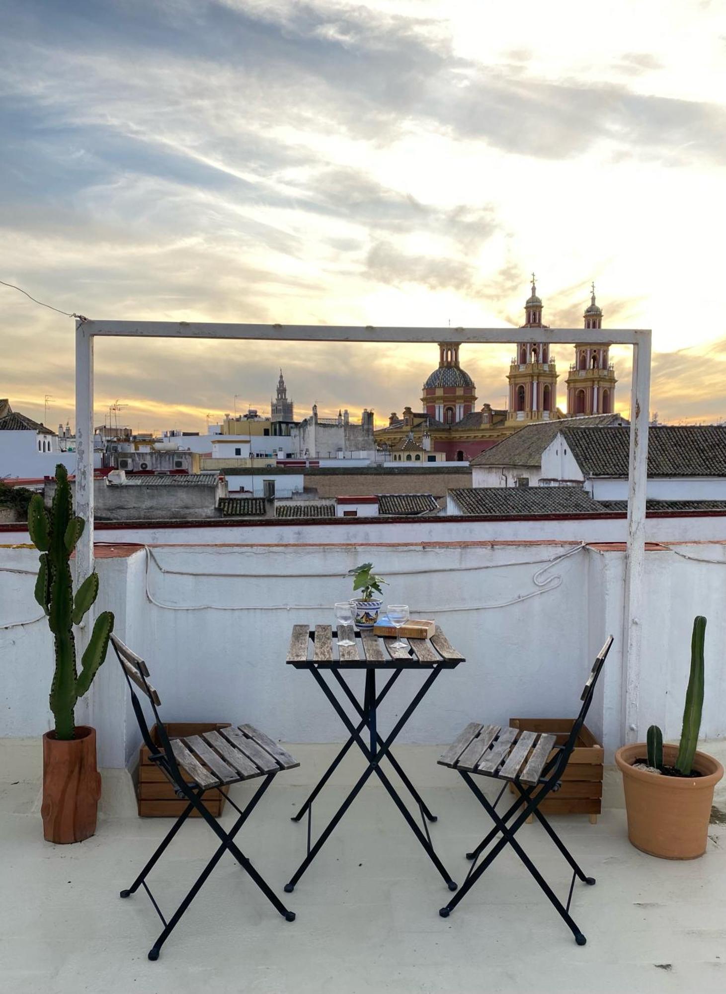 Apartamento Imperial Sevilla City Center Екстериор снимка